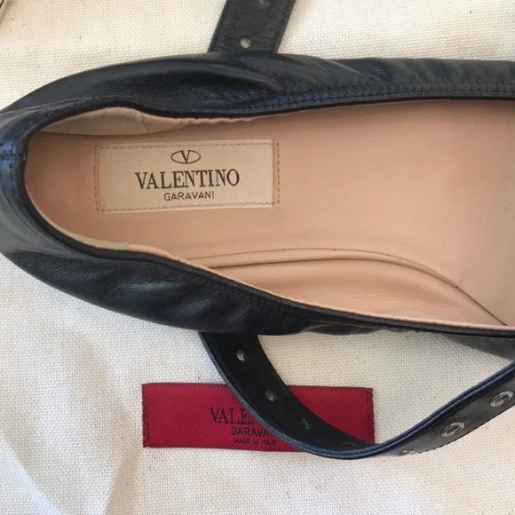 Authentic Valentino Black Leather Grommet Ankle Wrap Flat - Picture 7 of 8